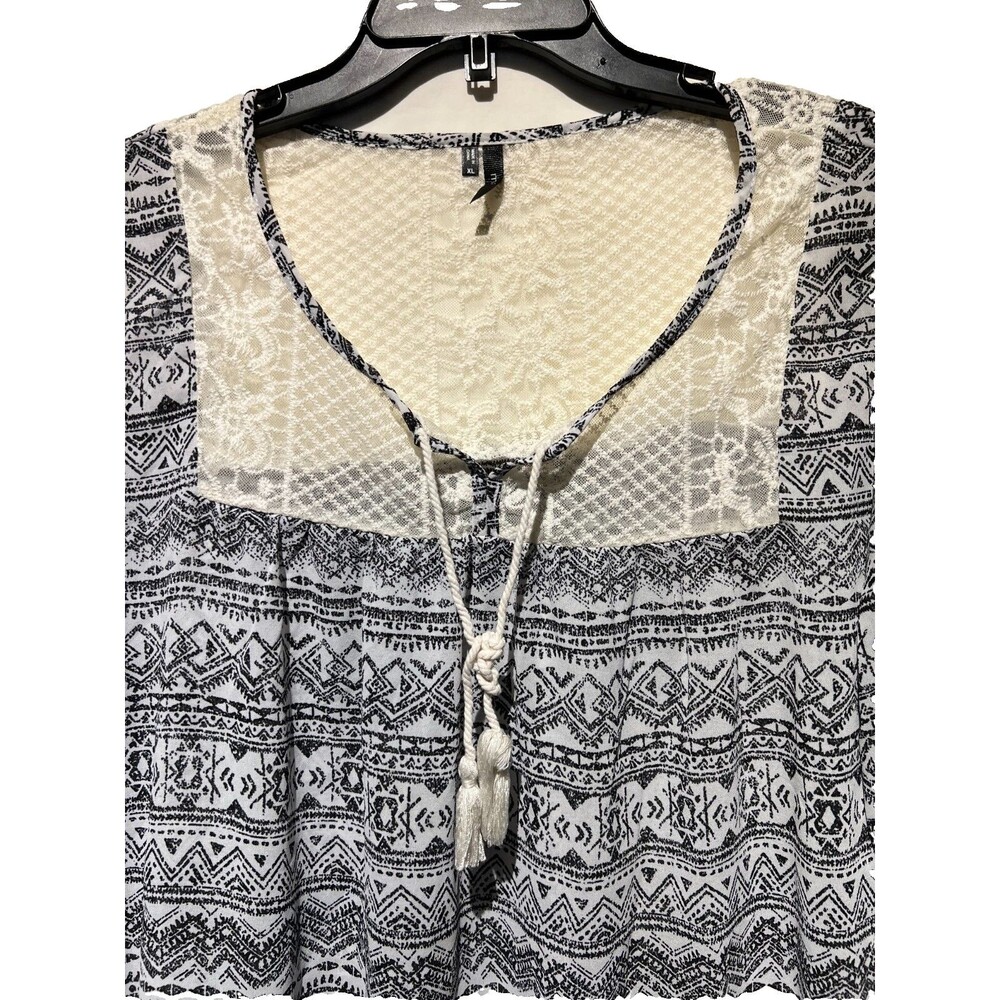 MAURICES Aztec Print Pre-loved top with crochet/lace back SIZE XL
